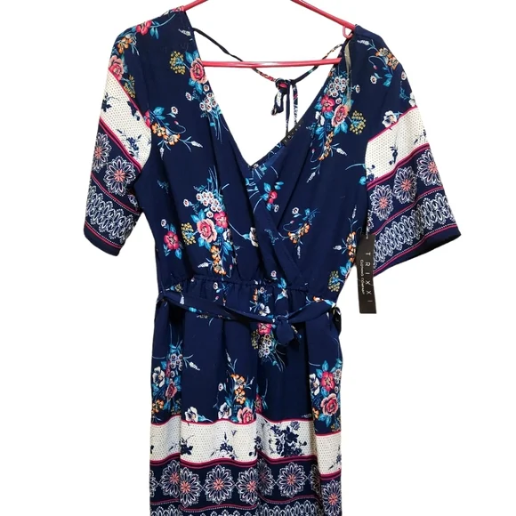 NWT TRIXXI FLORAL MINI DRESS - Picture 1 of 2